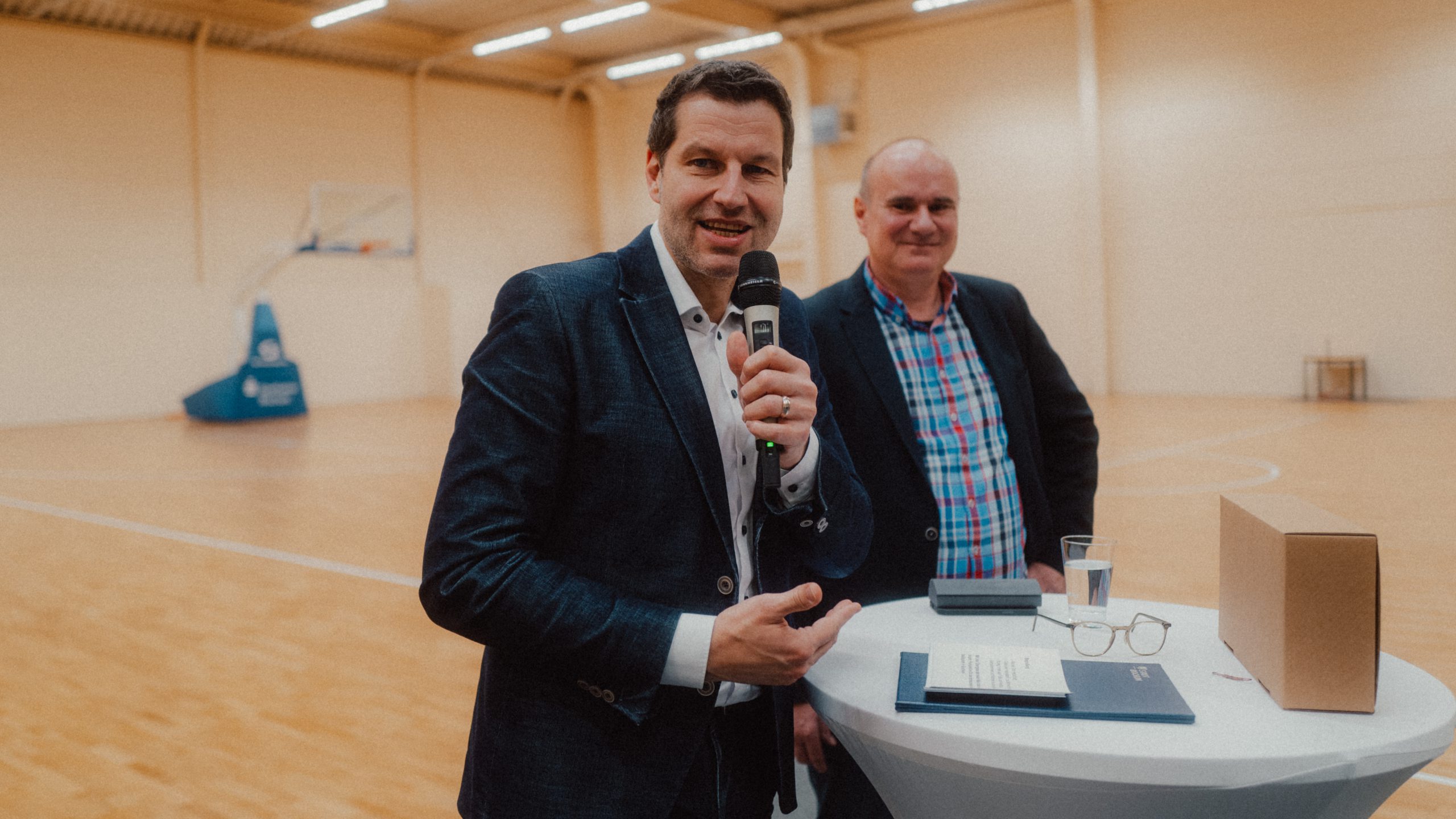 Oberbürgermeister Thomas Eiskirch eröffnet das neue Trainingszentrum 