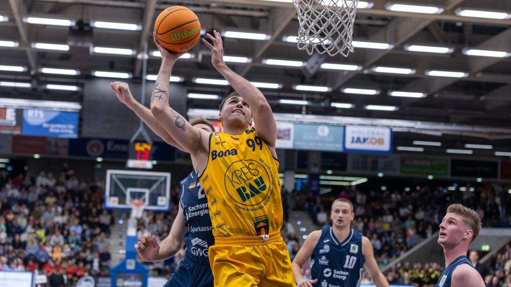 SparkassenStars verpflichten Aitor Pickett