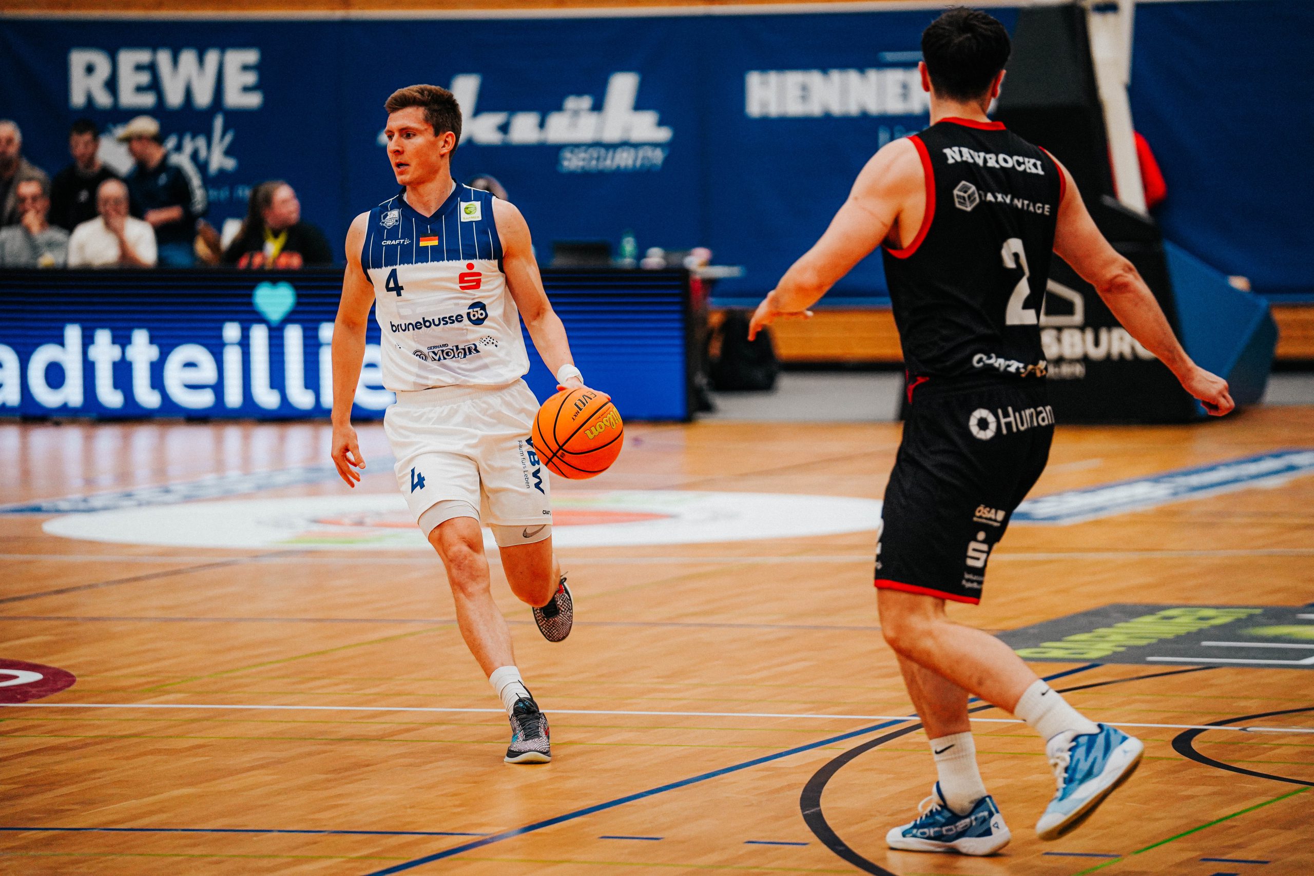 SPARKASSENSTARS UNTERLIEGEN KNAPP IN DER RUNDSPORTHALLE!